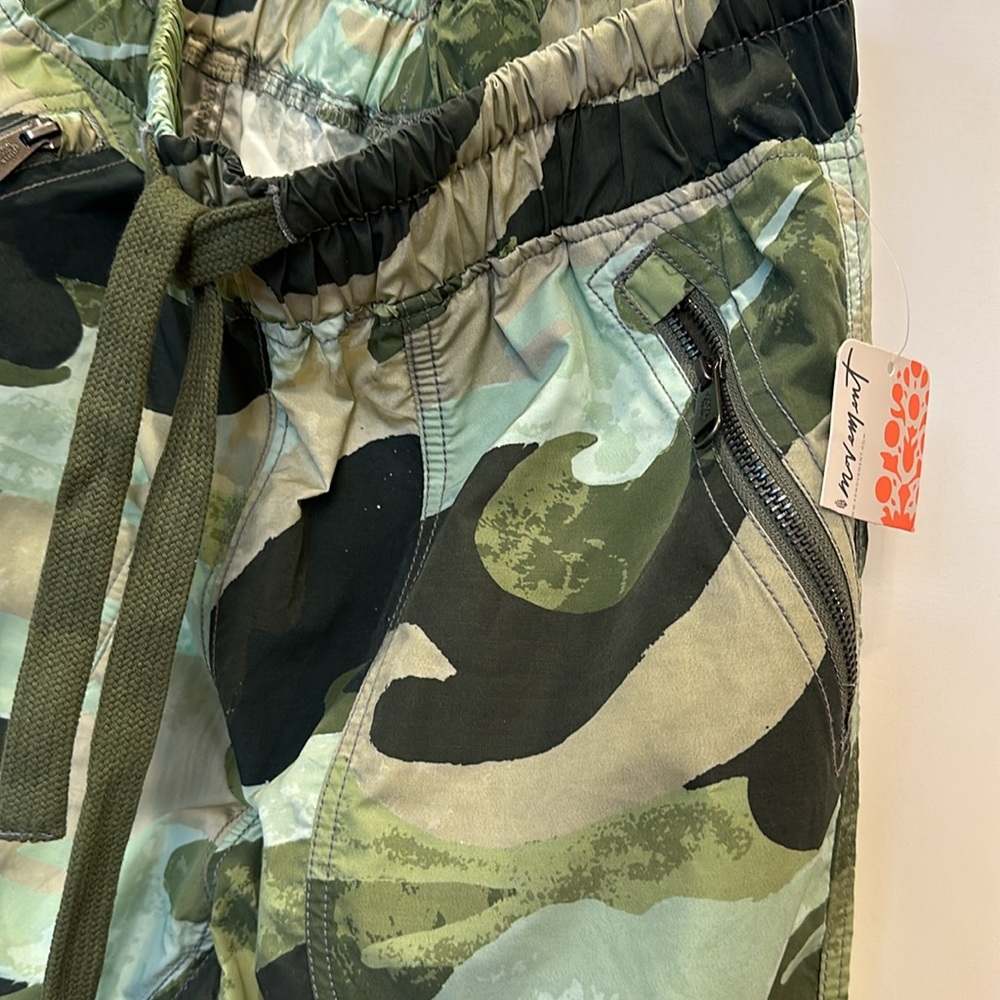 FP Movement Stadium Camo print pants. Snap bottoms, pockets, drawstring. S NWT - Picture 9 of 16
